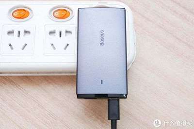 蜗居户型充电器新选择 倍思65W超薄充电器图赏与设计解析